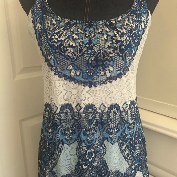 VENUS Blue and White Sleeveless Maxi Sundress - Picture 3 of 5